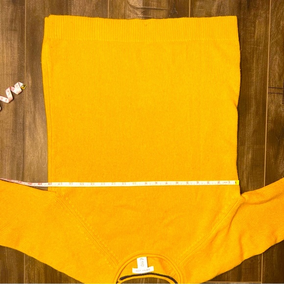 Tabitha Webb Size S 80%LambWool 20%Nylon Yellow Sweater Warm Cozy Any Occasion - Picture 9 of 10